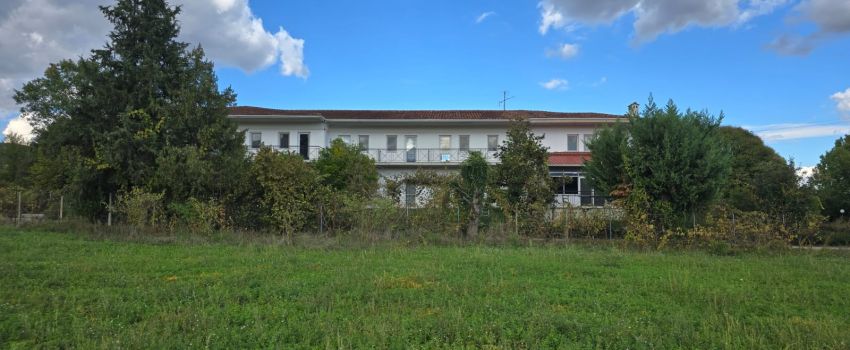 For sale 1.300 sq m commercial building ideal for a hotel, Pedini, Ioannina property main image
